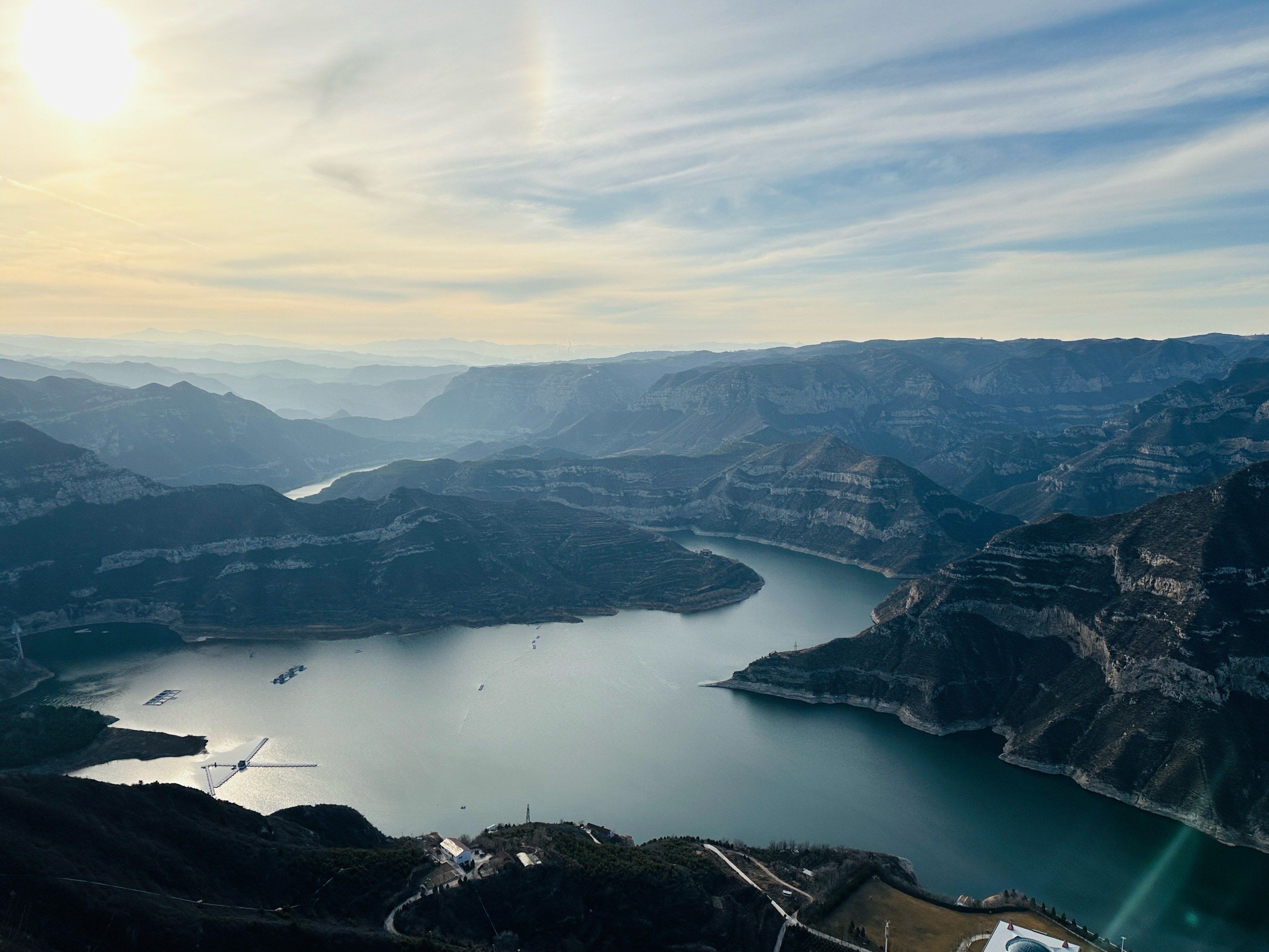 弯弯曲曲的汾河二库