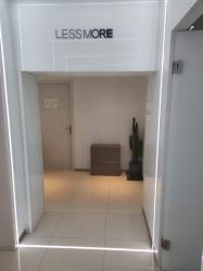 -LESSMORE科技头皮理容中心