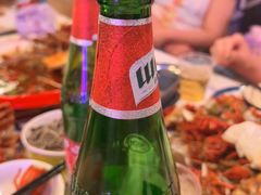 乌苏啤酒-海盗船. 龙虾烧烤. 酒馆