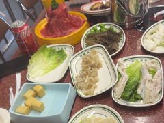 -四囍码头海鲜烧烤自助火锅(外滩南京东路悦荟广场店)