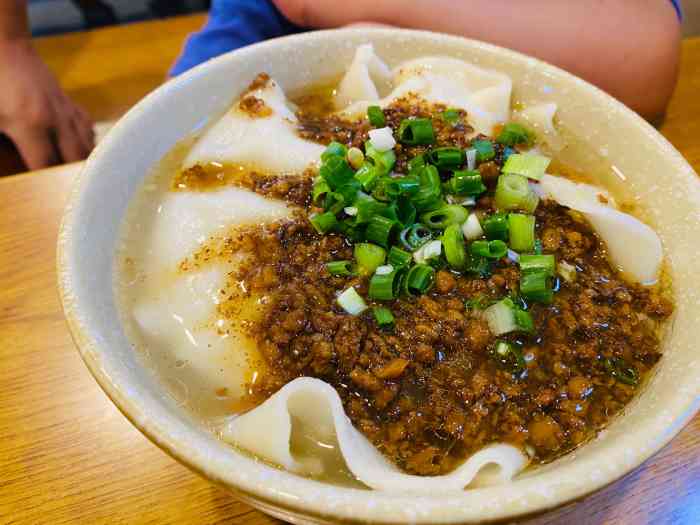 蓉荣·北大铺盖面(总店)-"同音不同字的同名店. 18年有去吃过一.