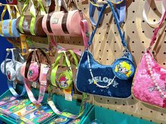 -燕莎奥特莱斯购物中心