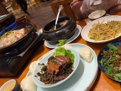 -老滇山寨•云南特色菜•地方菜•民族风情歌舞表演(金碧店)