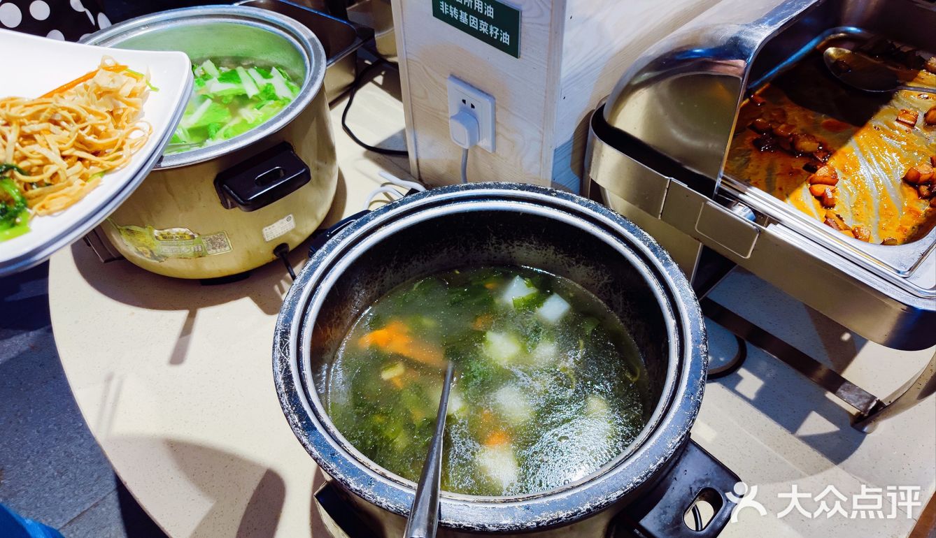 暗黑级体验，场面如同大型赈灾现场