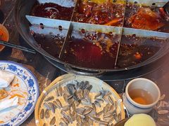 -周小明火锅(黑金冠社区店)