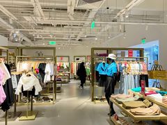 -URBAN REVIVO(北京斯普瑞斯奥特莱斯店)