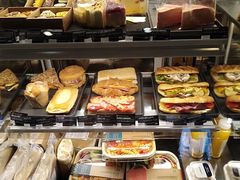 -星巴克臻选(深圳龙华红山天虹店)