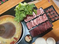 -果松木炭酸菜铜火锅·外婆参鸡汤