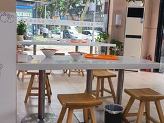 靠窗位-官人桥番茄米线(温江行署店)
