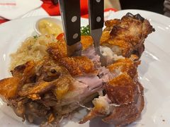 德式烤猪肘配酸菜土豆泥-申德勒加油站西餐厅(日坛路总店)