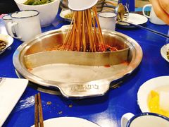 -马路边边串串香形象店(磐石路店)