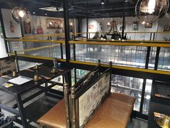 面包甜点陈列柜-曹掌柜小酒馆烧烤集团(崂山同兴路店)
