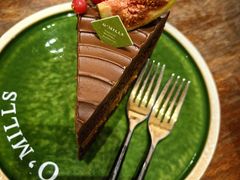 浓郁巧克力无花果蛋糕-O'mills Sourdough Bakery&Bistro(永嘉路店)