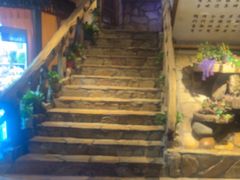 -老牌坊云南鱼豆花火锅(爱建店)