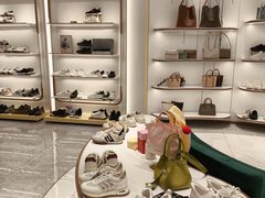-BeLLE 百丽(凯德闵行商业中心店)