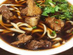 牛肉面-清真吴记门钉肉饼·喜多利
