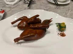 乳鸽-广州文华东方酒店·江-由辉师傅主理