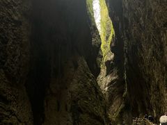 -龙水峡地缝景区