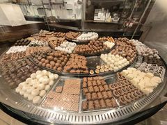 -Laderach 莱德拉(上海环贸iapm店)