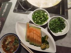 -尚尚仙·酸汤猪手·猪肚鸡火锅(华联万柳购物中心店)