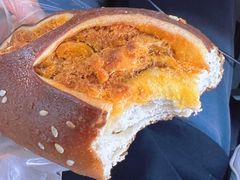 蛋黄肉松碱水棒-0+1·手作面包(新北店)