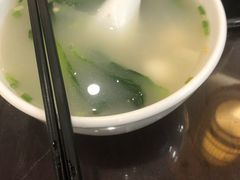粉丝骨汤-不二心·鲜肉大包·海胆小笼汤包(二七广场店)