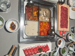 -海底捞火锅鲜切牛肉主题店(长寿路店)
