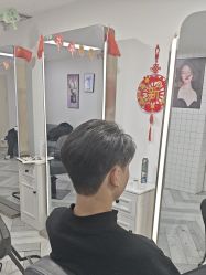 -米娜护肤造型