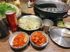 -明洞阿姨·韩式酱蟹烤肉·创意料理(方庄店)