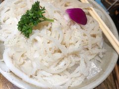 -老牌坊云南鱼豆花火锅(哈西万达店)