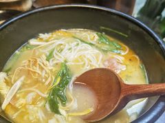 -银米·云南传统过桥米线(双廊黑金冠店)