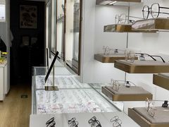 -翰佐蔡司小乐圆·依视路星趣控·暴龙眼镜折扣店