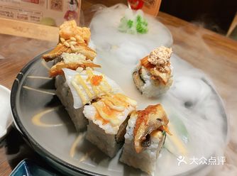 在菱角湖闲逛觅食，看见装修不错就进来了，结果真的是惊