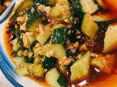 刀拍黄瓜-早酒肖汉老味拌面