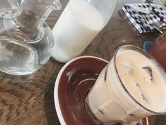 -ROAST coffee & eatery