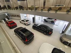 -杭州中沃沃尔沃4S店(滨江区店)