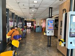 -麦当劳(国家体育场南路店)