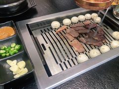 -臻牛烤肉