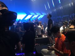 -简奥斯汀·赫本酒吧