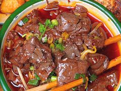 -拈签一笑黄牛肉辣卤串串