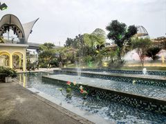 -茅草房·河畔园林火锅