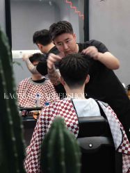 -老肖男士理发店
