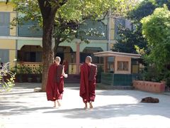 -ခြောက်ထပ်ကြီးရွှေသာလျောင်းဘုရားကြီး