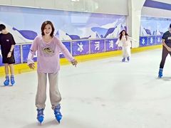 -正佳冰河湾真冰滑冰场