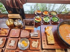 -银米·云南传统过桥米线(双廊黑金冠店)