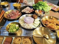 -胡悦里韩式烤肉(芝罘万达广场店)