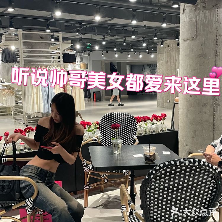 WM上海首店急需干燥剂‼️潮人浓度超标了‼️
