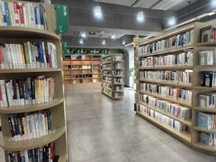 -曹家渡街道图书馆