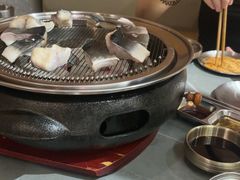 -围炉肉舍•炭烤活鳗•丹东海鲜烤肉(步行街店)