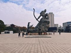 -巴陵广场